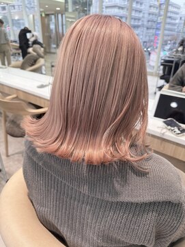 イト(ito.) 脱白髪染めピンクベージュ_ブリーチカラー_レイヤーカット