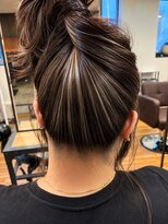 ノラキチジョウジ(NORA KICHIJOJI)&nbsp;コントラストハイライト細めハイライト白髪ぼかしレイヤーカット