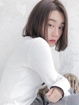 ルティア(Lutia) ワンカール アッシュブラウン センターパート！