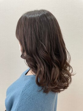 モルニ(MORNI) アディクシーカラー_マロンベージュ Aラインボブ かきあげ