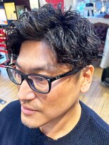 メイプルフェロー(MAPLE fellow)&nbsp;20代30代毛流れセンターパート無造作パーマツーブロック