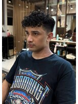 リバレッジ 広尾(Leverage) 大人海外メンズスペインカールフェード:Ruka Araki