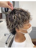 波巻きツイストスパイラルパーマツーブロック刈り上げマッシュ
