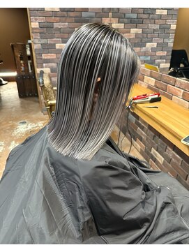 レオクマ(REOKUMA) バレイヤージュ/シャドールーツ/シルバー/髪質改善