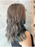 シルバーベージュ×ターコイズ