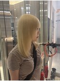 天神　ハイトーンカラー　ブリーチカラー　レイヤーカット