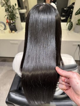 コウ(Koh) 酸性ストレート/ロングスタイル