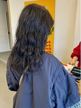 サニーズ(SUNNY'S by CONKS)の写真/髪に柔らかな動きとニュアンスを。クセを活かす大人ヘアも、初めての挑戦も、理想を叶えます。[柏パーマ]　