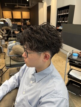 アロー 船橋店(AROH) MEN’S HAIR/ルーズショート/刈り上げセンターパート/船橋