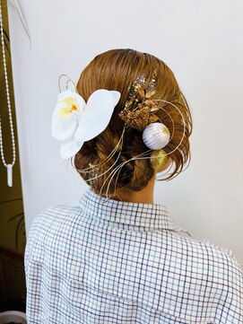 ヘアーボー ラーラ(hairbeau L'ala) タイト目カチモリアレンジ