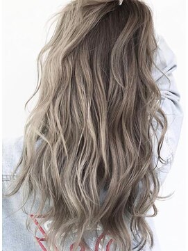 ケアリー 武蔵小杉(Carelly) 前髪かき上げイメチェンイヤリングカラーラベンダーカラーくびれ