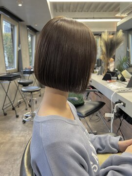 アイユー(ii+U) 丸みボブ　ミニボブ　艶　ショート　ナチュラル