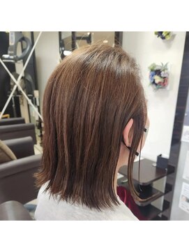 アンジュールクレア(UN JOUR CREA) 切りっぱなしボブ