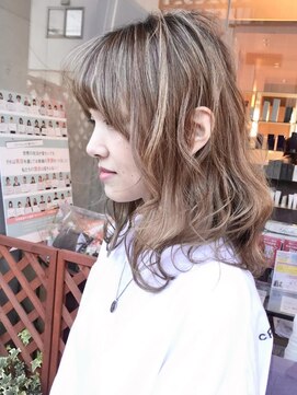 エム インターナショナル 春日部本店(EMU international) ハイライトカラー