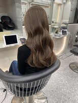 ロンドメリア 天神大名店(Lond Melia)&nbsp;★斜めバングミディアムヘアグレージュカラーシルキーベージュ★