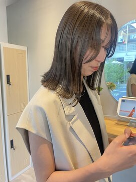 ヌーフェム(nuu fem) タッセル ぱつっと ミディアム オリーブグレージュ