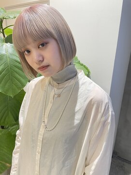 イル(ill) ミニンボブ　ホワイトブリーチ　ダブルカラー　大須