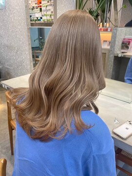 サンク 原宿 表参道(cinq) ミルクティーベージュカラーケアブリーチカラーピンクベージュ