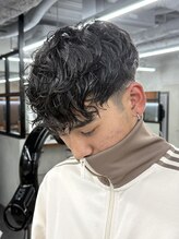 ニコ トウキョウ ロジック(nico TOKYO Logic)&nbsp;スペインカールフェードカットメンズカットウェーブヘア