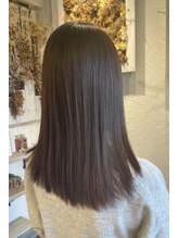 フロール(florun)&nbsp;ツヤツヤサラサラ縮毛矯正×ライトアッシュ