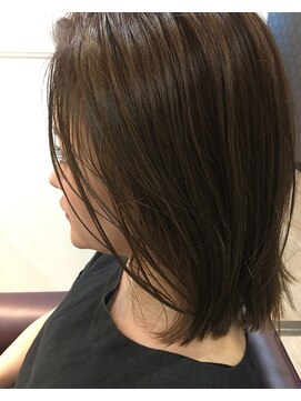 ベルス(bellus) 切りっぱなしミディアムヘア