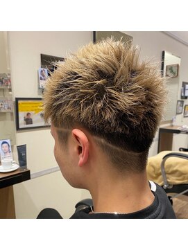 ツーブロックラインデザイン L ルシードスタイルレシス Lucido Style Les Cys のヘアカタログ ホットペッパービューティー