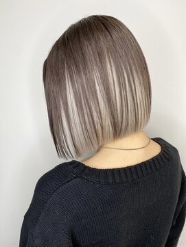 エリーツ 表参道(elyts) ハイトーンインナーボブ 表参道