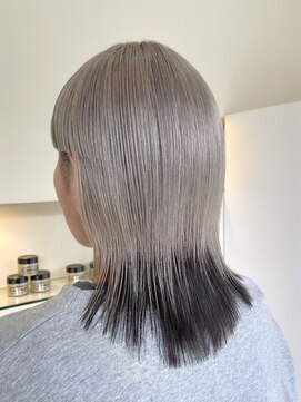 タイドヘアー 高槻2号店(TIDE HAIR) ウルフインナーカラー【White × Black】