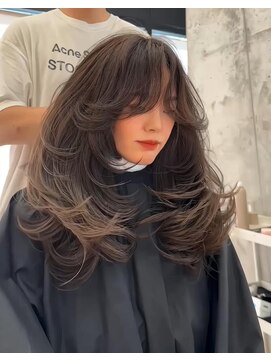 ヌエン 渋谷(NU/EN) バタフライレイヤー×グレージュカラー