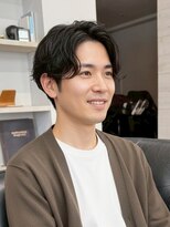 ミュージアム(MUSEUM)&nbsp;センターパートゆるめパーマスタイル　　センターパーマ