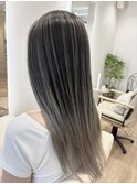 74. バレイヤージュ/シルバーグレージュ/ロング/艶感