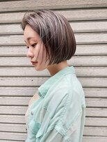 繭 ハイトーングレージュ×ミニボブ