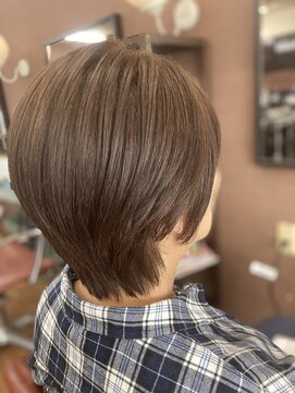 ヘアーサロン カラー 色彩店(COLOR) ライトブラウン系ショートボブ