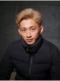 ハイトーンリバースアップバング刈り上げビジネスヘア