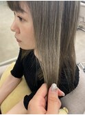オリーブベージュ
