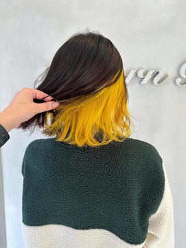 リボーンアルファ 船橋店(reborn α) インナーカラー、イエロー、くびれボブ