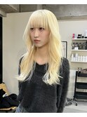 ホワイトブロンド外ハネボブ美髪ウルフカットイメチェンショート