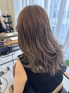 テラス トヨタ(Telasu Toyota) ミルクティーベージュカラー