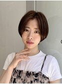 上品さとナチュラルさを両立◎大人ショート×ベージュカラー
