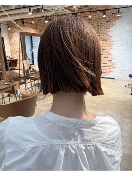 スペックホルダー(Spec Holder) 暗めカラー切りっぱなしボブ×ブラウン10.3