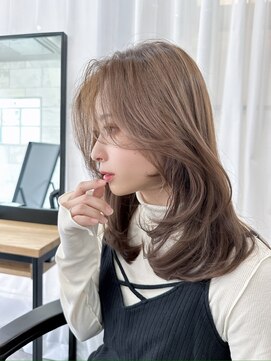 キティー(kiti) くすみベージュ×レイヤーカット