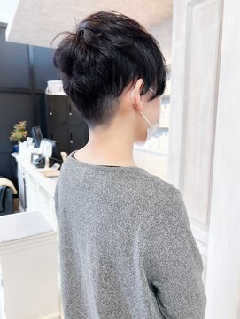 キャアリー(Caary) 福山caary小顔補正立体カット刈り上げショートか20代30代40代