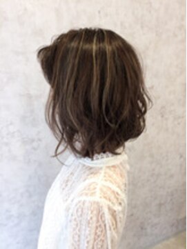 パルフェ ヘアー バイ オーク 九大学研都市(parfait hair byOAK) プラチナアッシュハイライト