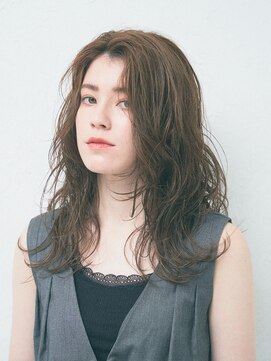 ジュール サウス 新宿南口(Joule South) 無造作風ウェーブのふわミディ【新宿】