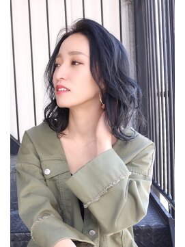 アンビエンテ(ambiente) ミディアム　かき上げバング　【坂根】