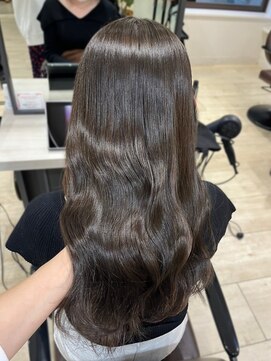 ユーフォリア 銀座本店(Euphoria) 艶感　ウェーブ　ブラウンカラー　ロングヘア　20代30代