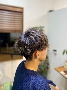 ミオ(mio) ハイライト×ツイストスパイラルパーマ