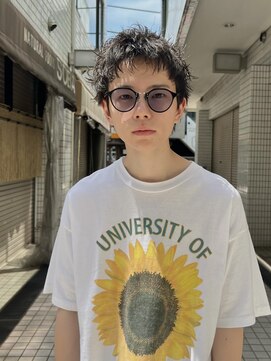 ヒュージ 三軒茶屋(huge) ニュアンスパーマ/眉毛カット/スパイキーショート