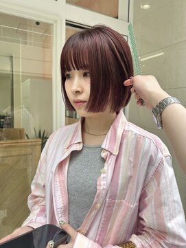 シラフ(SHIRAF) ピンクカラー×ボブヘア