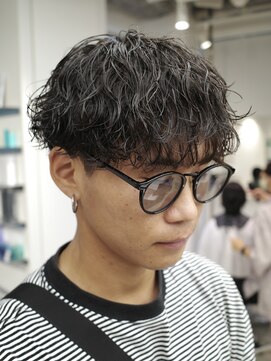 レタッチ バイ フィフス 天神大名(RETOUCH by fifth) 波巻きスパイラルパーマツイストパーマシャドウパーマメンズ眉毛